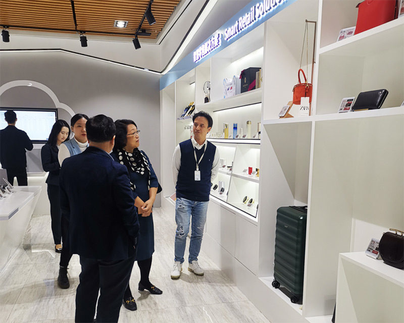深圳擔保集團領導蒞臨指導工作，云里物里成績驕人備受肯定！