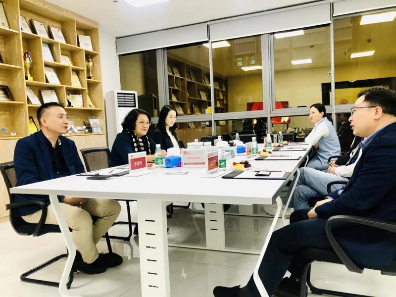 深圳擔保集團領導蒞臨指導工作，云里物里成績驕人備受肯定！